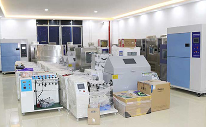 高低温试验箱厂家样品间